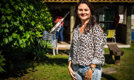 Bernadete busca recolocação no mercado