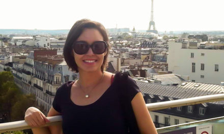 Andréia faz mestrado e mora na França
